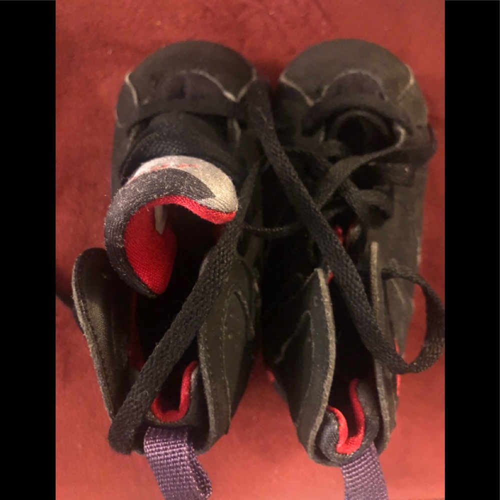 Jordan Boys’ Toddler Red and Black Size 7
